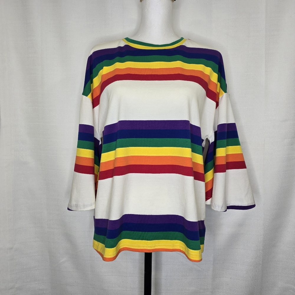 Main Strip Bellsleeve T-shirt Size Large Rainbow Back Keyhole Cotton Blend
